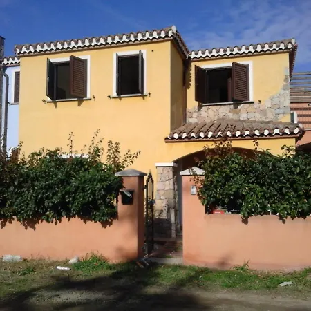 Dom wakacyjny A Schiera Via Segni Tortolì